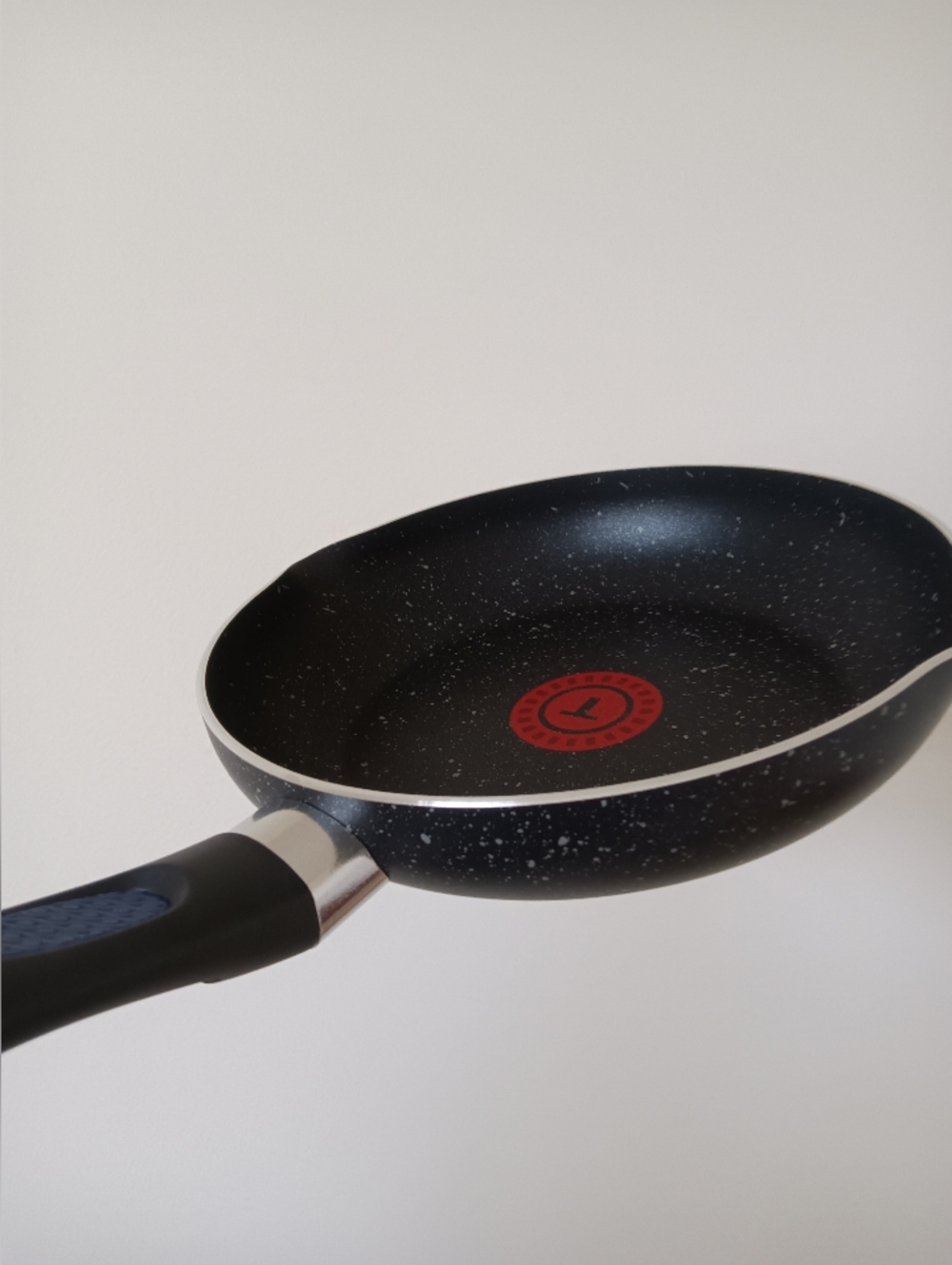 T-Fal Signature 8 Inch Frying Pan Saute, Non-stick, New